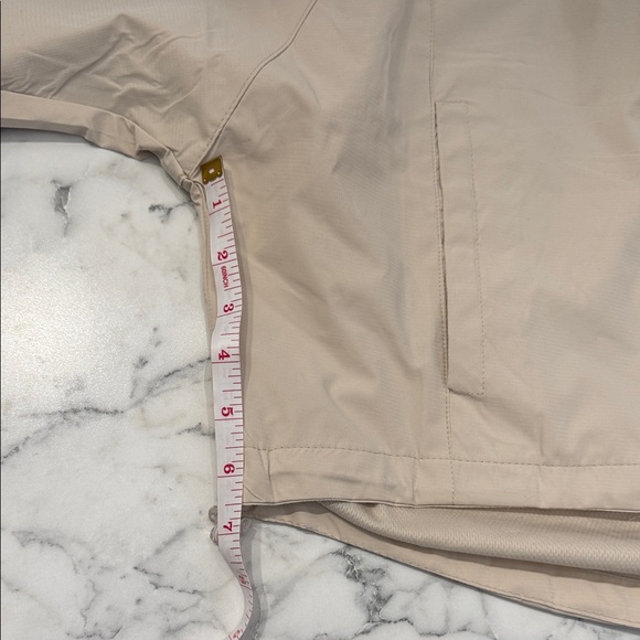 NWT New Balance Beige Cropped Hooded Windbreaker Jacket - L - Picture 6 of 8
